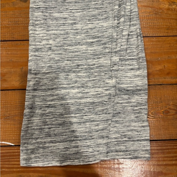 (807) +GRAY DRESS - Picture 2 of 8